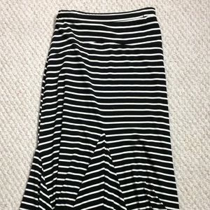 918 maxi black & white stripe skirt with flare szL